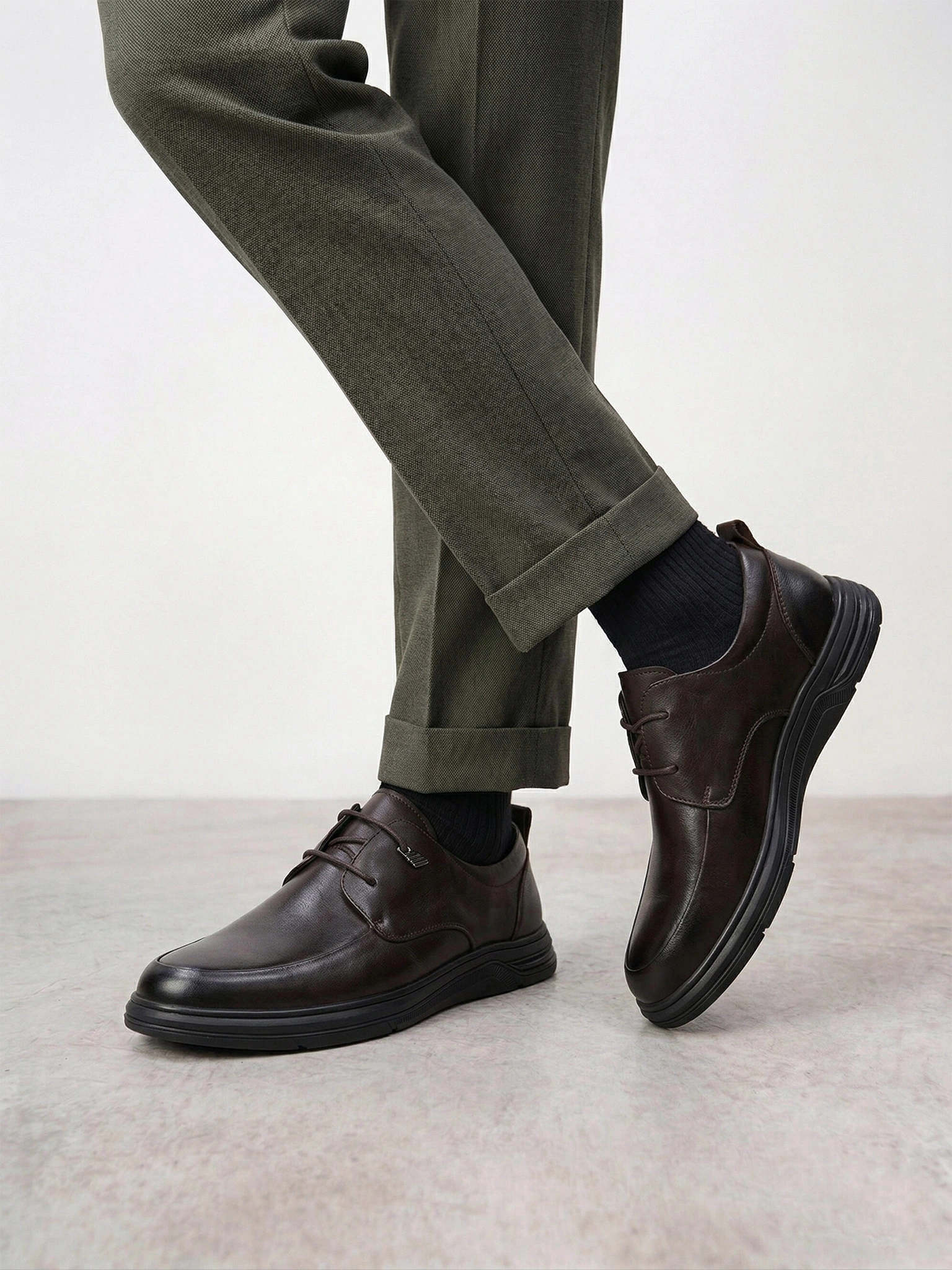 Туфли-дерби коричневого цвета со шнуровкой